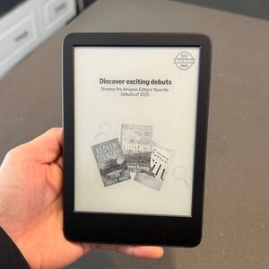 Amazon Kindle - 6” display - Black - with case!